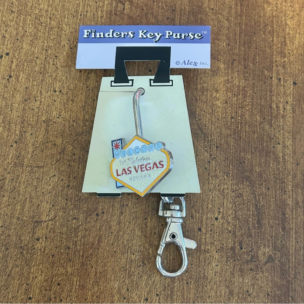 Finders Key Purse Las Vegas Sign Key Finder Keyring Keychain Purse Clip (NWT)